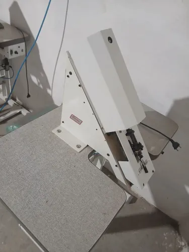 Máquina pneumática de fazer laço