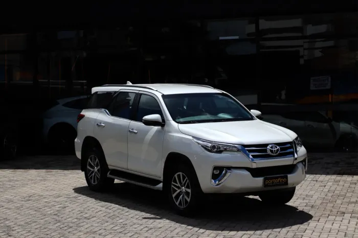 Toyota Hilux SW4 SRX 4X4 2.8 TDI 16V Dies. Aut. 2020