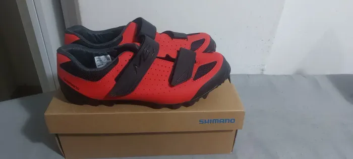 Sapatilha Shimano ME 100