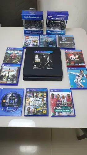 VENDO PS4 1TB, COM VÁRIOS JOGOS ENTRE MIDIA FISICA E VIRTUAL