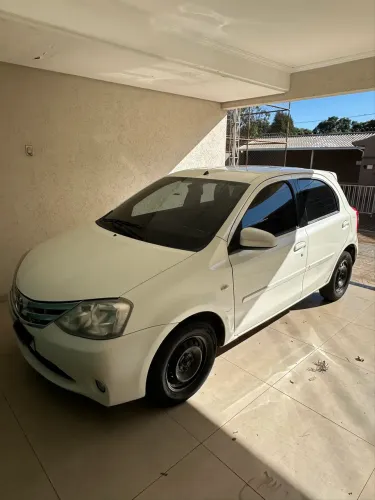 Toyota Etios X 1.3 Flex 16V 5P Mec. 2014