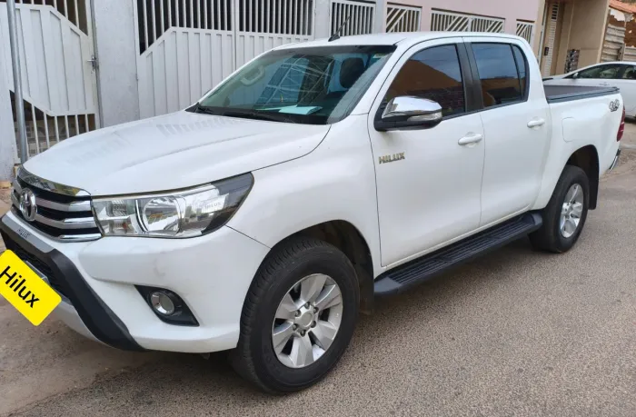 Toyota Hilux CD SRV 4X4 2.8 TDI Diesel Aut. 2016