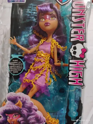 Clawdeen Wolf Haunted na caixa fechada