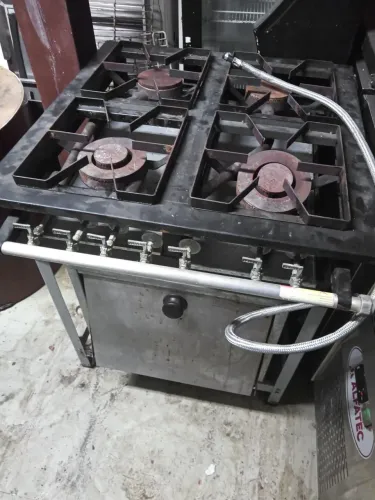 Fogão industrial 4 bocas com forno acoplado profissional