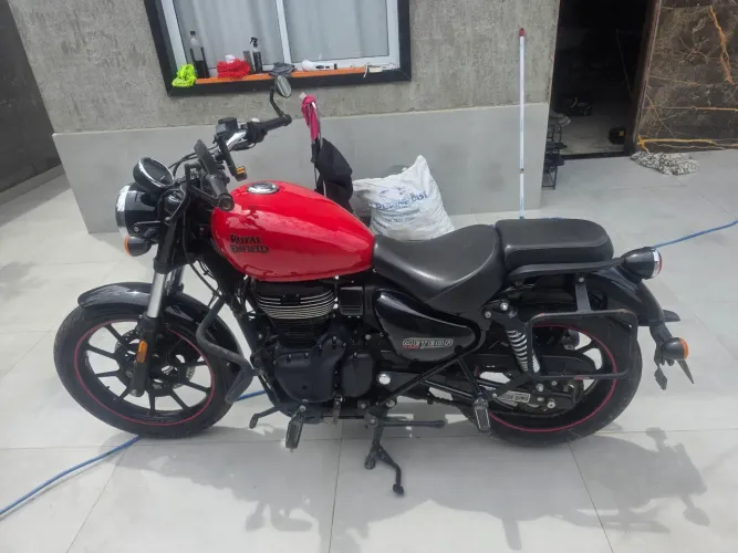Moto 350cc Meteor