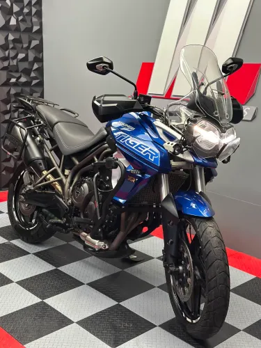 TRIUMPH TIGER 800 XRT Moto de Garagem - Impecável baixo km
