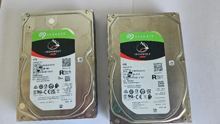 Par HD IronWolf Pro 4 Terabytes cada