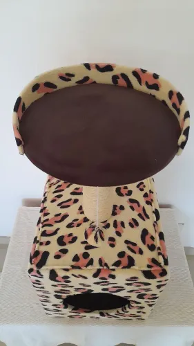 Brinquedos para gatos arranhadores. 