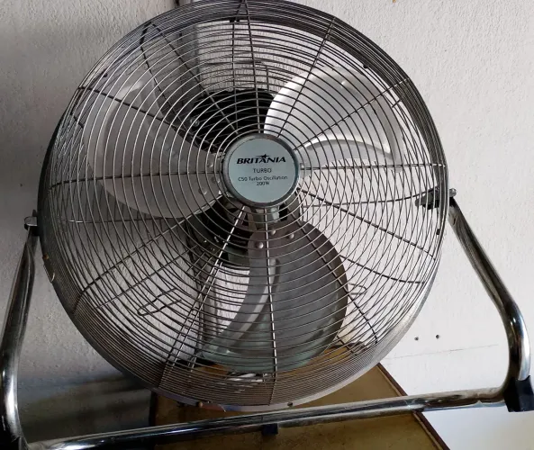 Circulador Britânia 50 cm oscilante 220V