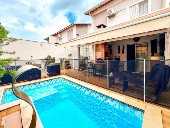 Casa de 136m² com 03 quartos à venda em condomínio - Vila do Golf