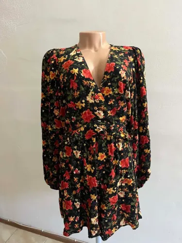 Macaquinho estampado floral -M- NOVO