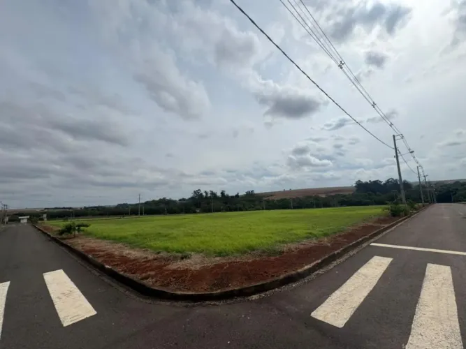 Terreno à venda em Floresta, Centro, com 634.49 m², Condomínio Fechado Residencial Oásis