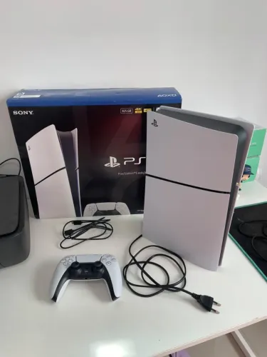 PlayStation 5 Slim Edição Digital 825GB (Usado)