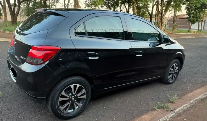 Chevrolet Onix Hatch LTZ 1.4 8V Flex Power Mec. 4P 2013