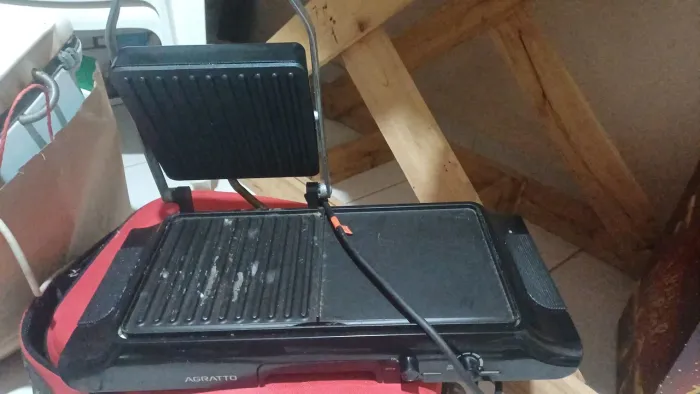 SANDUICHEIRA E GRILL