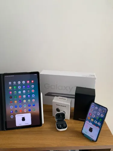 Combo Samsung - S23 256GB, Tab S10 FE 128GB e Buds FE