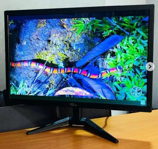 Monitor Vst 22 PL 75Hz Full-Hd na Caixa.