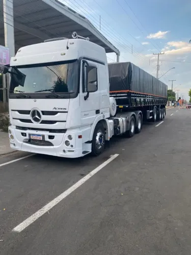 Vende actros 510 ano 2019 mas carreta lebrelato ano 2024 