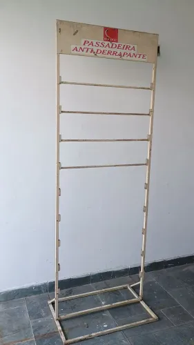 Expositor de Rolos (Passadeiras/Tapetes) em Metal - Reforçado.
