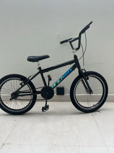 Bicicleta BMX muito nova pouco uso