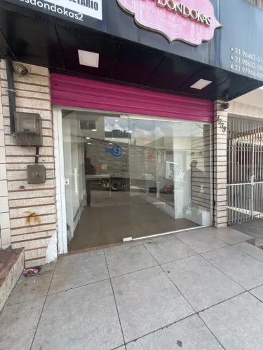 Loja pronta - Em frente ao colégio Elite.