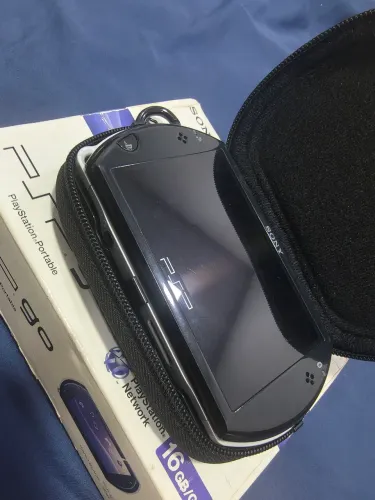PSP GO com TUDO incluso.
