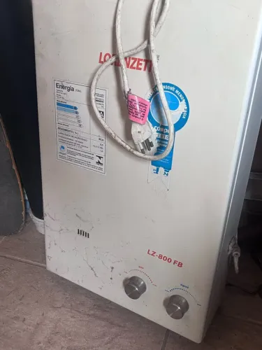 Aquecedor a gás lorenzetti Lz-800fb usado funcionando