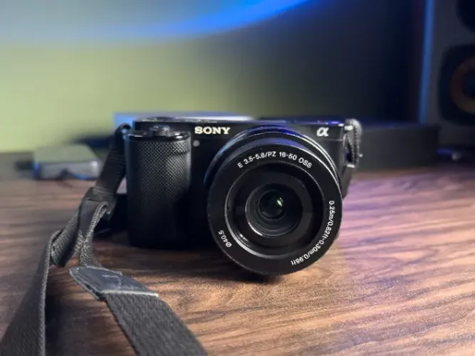 Câmera Sony ZVE-10 + Lente 16-50mm Sony