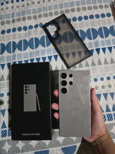 Vendo esse S24 ultra , semi novo, perfeito 