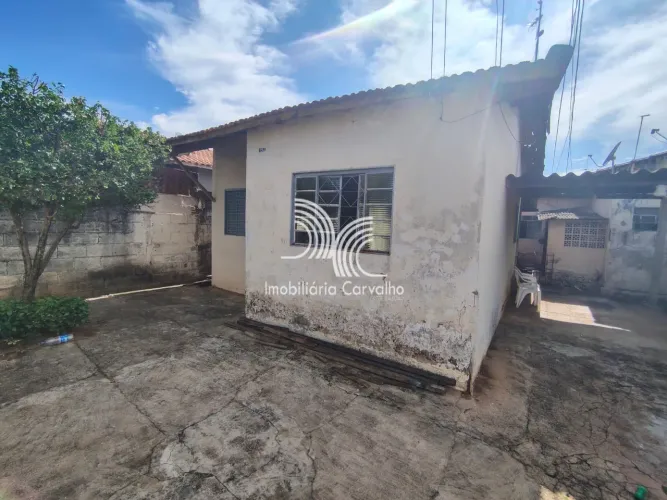Casa com 2 dormitórios à venda, 200m² por R$ 300.000,00 - Conjunto Habitacional Santa Tere