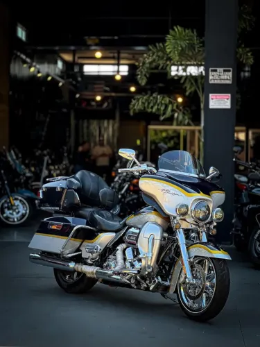 HARLEY-DAVIDSON CVO ULTRA CLASSIC ELECTRA GLIDE 110