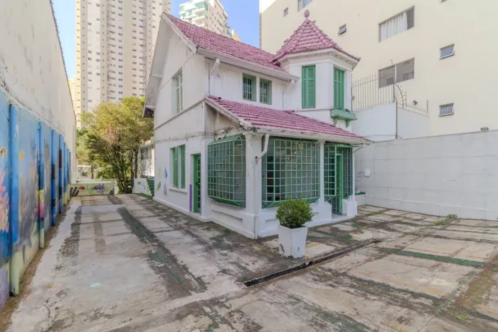 Casa comercial na Rua Augusto Tolle, 374 490 m²
