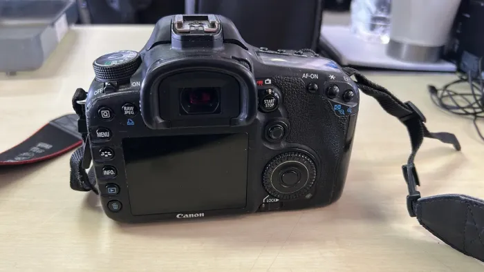 VENDO CÂMERA CANON