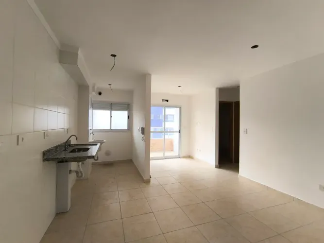 Apartamento com 2 Dormitórios, Suíte e Lazer na Guilhermina Praia Grande