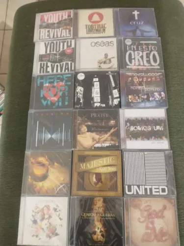 Cds Hillsong e outros títulos novos e seminovo 4 por 100.00s