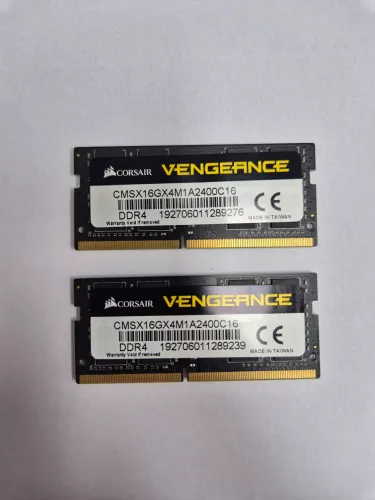 Kit Memória RAM Corsair Vengeance 32GB (2x16GB) DDR4 2400MHz Notebook