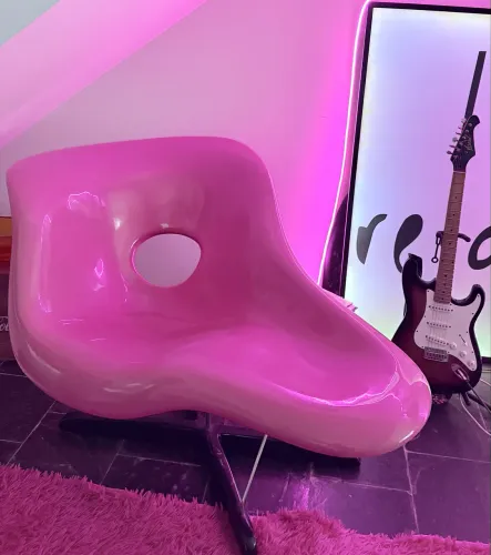 CADEIRA PINK CHARLES E RAY EIMES - LE CHAISE