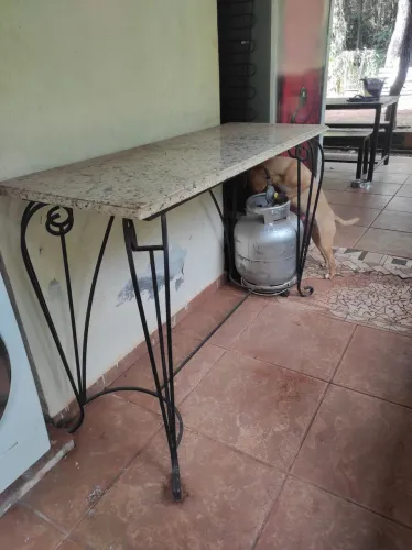 Aprador ferro com tampo de pedra