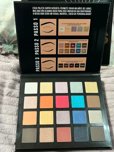 Paleta de Sombra Million Looks Avon 20 Cores