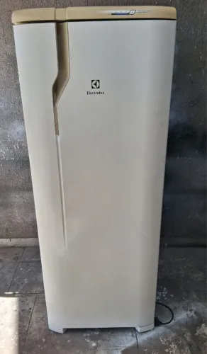 Vendo geladeira Electrolux frosfree