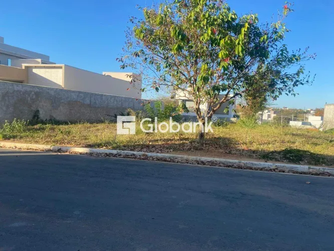 Terreno à venda no Condomínio Pampulha Tennis Residence 360 m2 - Montes Claors - MG