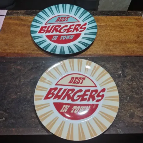 Pratos Retrô Casa Ambiente Best Burguers in Town