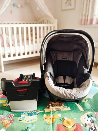 Bebê conforto Britax BSafe 35 até 15kg com base Isofix Higienizado 