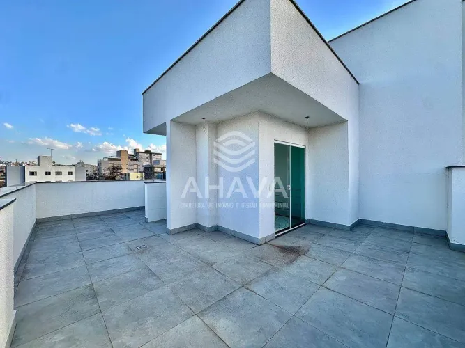 Cobertura com 2 Quartos sendo 1 Suíte à Venda, 2 Vagas, 110m², Bairro Planalto, próximo à 