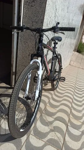 Bicicleta Cannon Aro 26 - Quadro em Alumínio e Freios a Disco-Divido em até 10X no cartão
