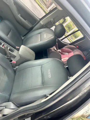 Nissan Frontier XE CD 4X4 2.5 TB Diesel 2011