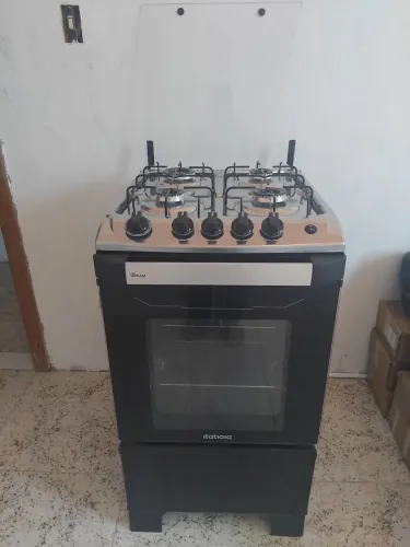 Fogão 4 Bocas a Gás Itatiaia New Dream Automático Limpa Fácil Bivolt Preto