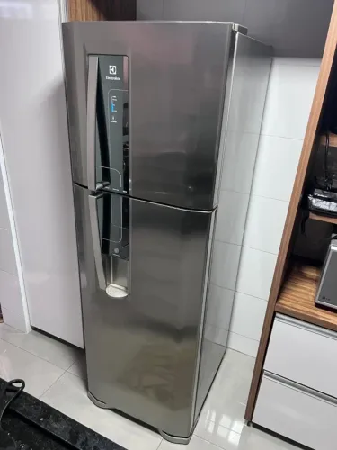 Geladeira Inox Electrolux - Modelo DW42X Capacidade 380 litros