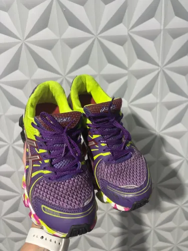 Tênis Asics feminino 37