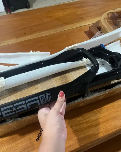 Suspensão RockShox Reba